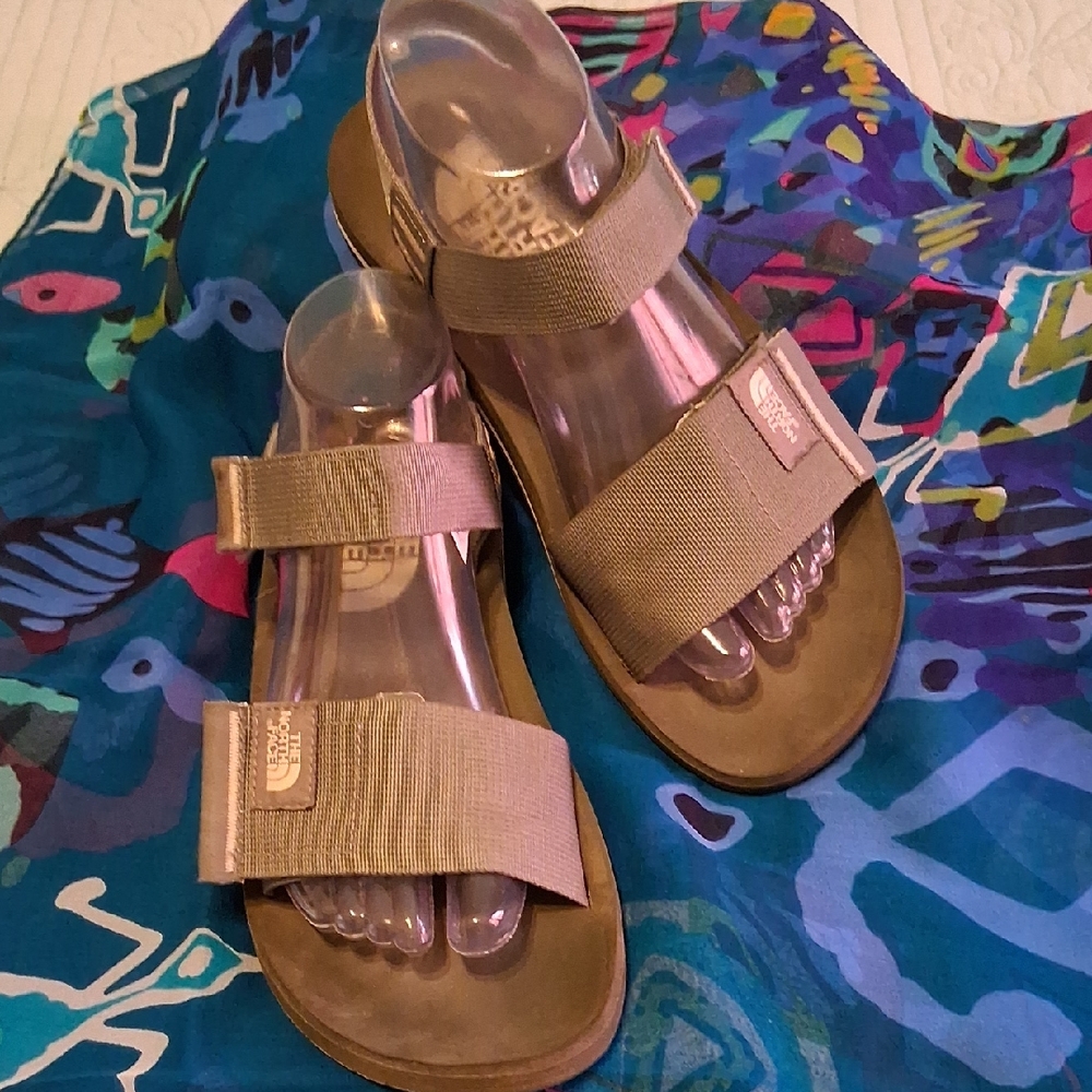 North Face SKEENA comfort Sandal, VGUC